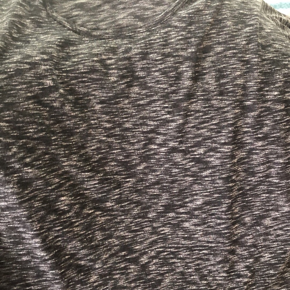 Tops - Picture 4 of 8